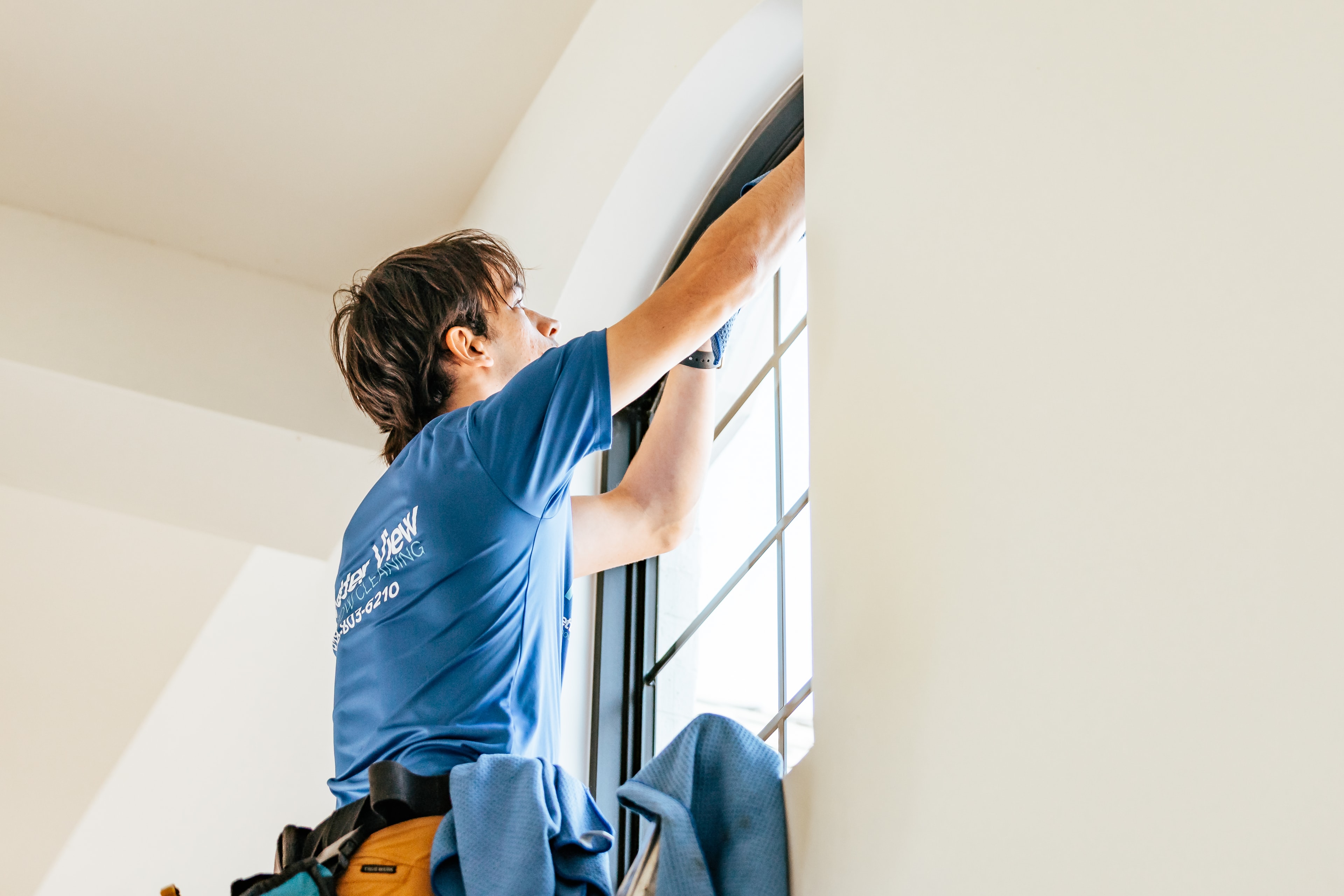 Residential home exterior window cleaning